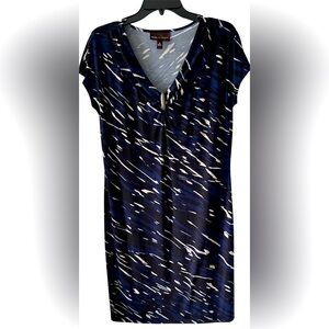 Dana Buchman Short Sleeve Pull Over Dress in black, white and blue print Size M